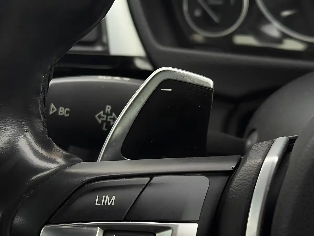 Used 2014 BMW 4 Series M Sport Blue - Interior and Exterior details 12
