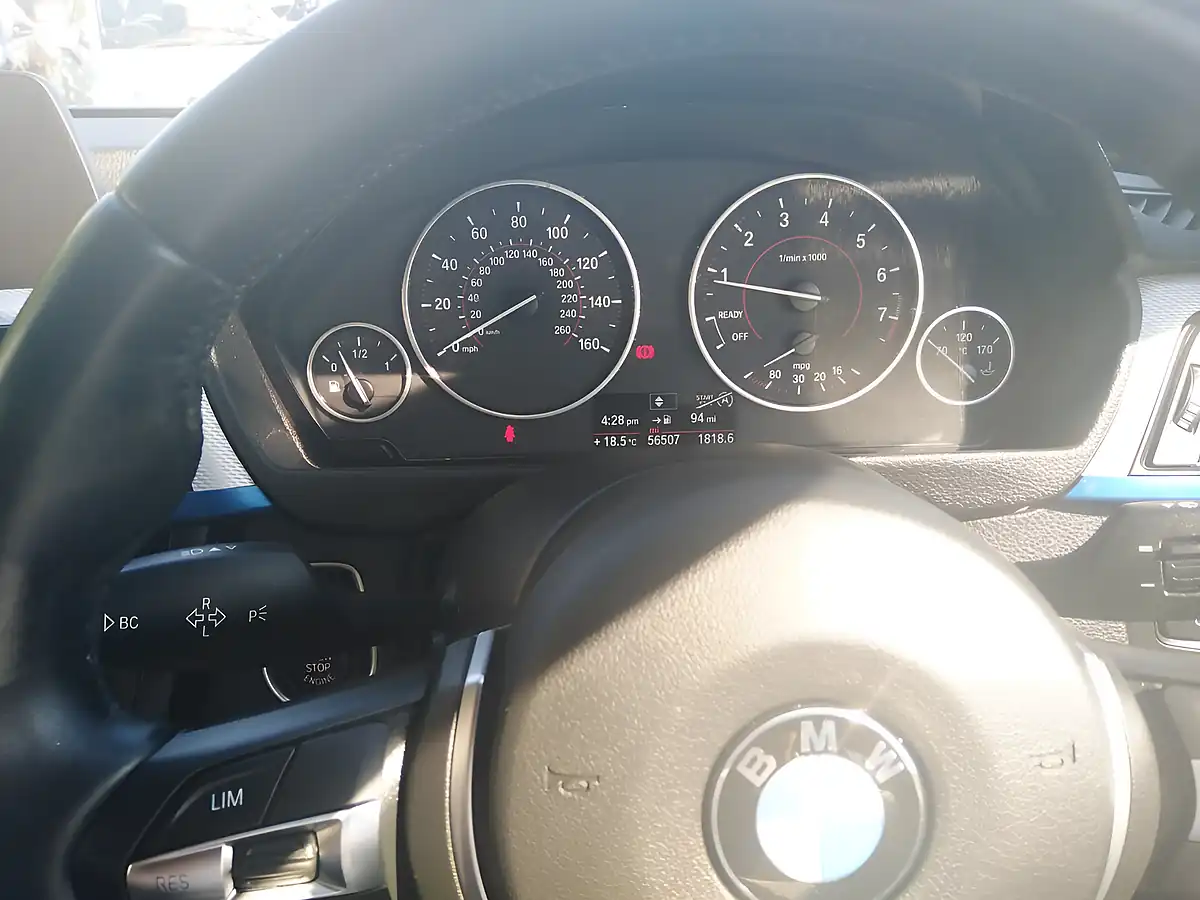 Used 2014 BMW 4 Series M Sport Estoril Blue - Interior and Exterior details 10