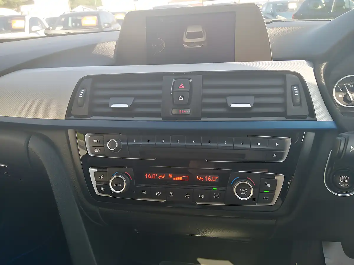 Used 2014 BMW 4 Series M Sport Estoril Blue - Interior and Exterior details 8