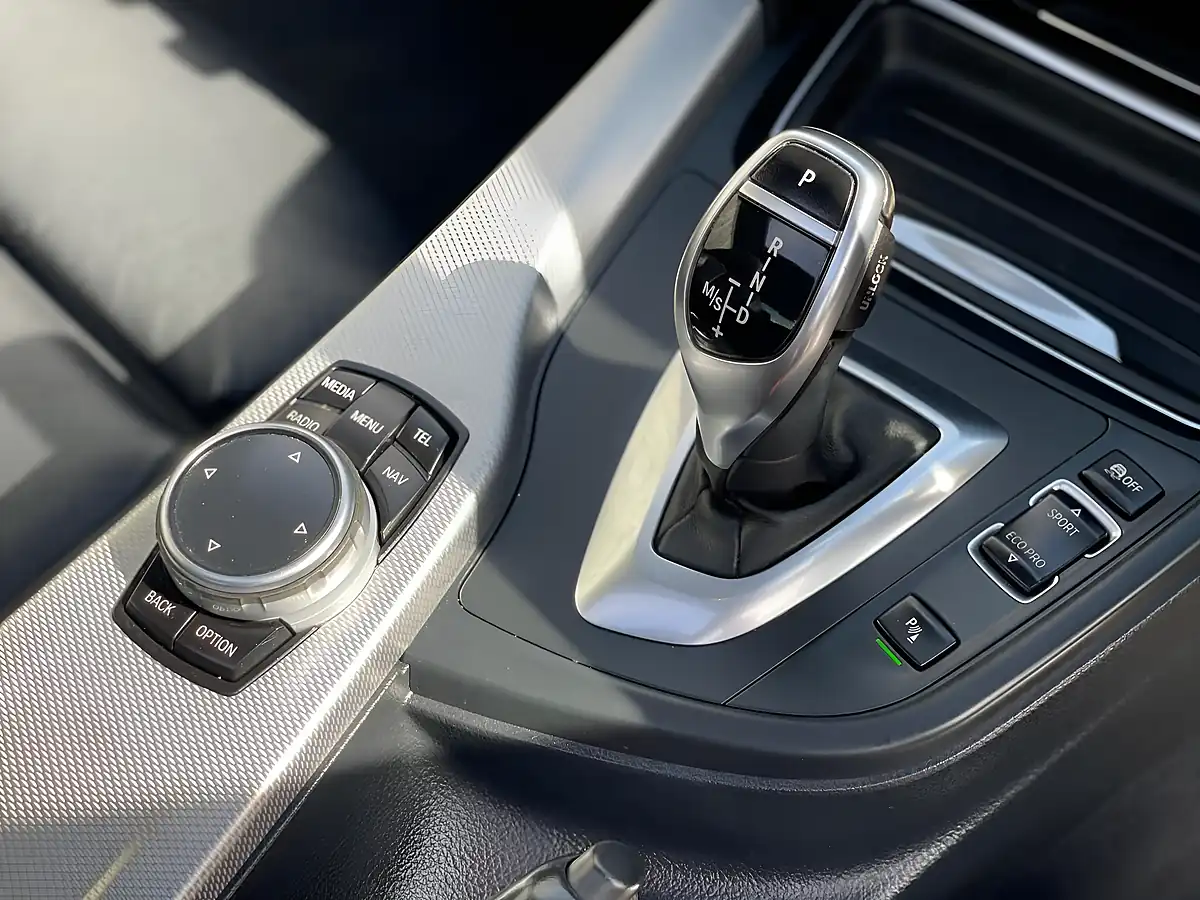 Used 2014 BMW 4 Series M Sport White - Interior and Exterior details 4