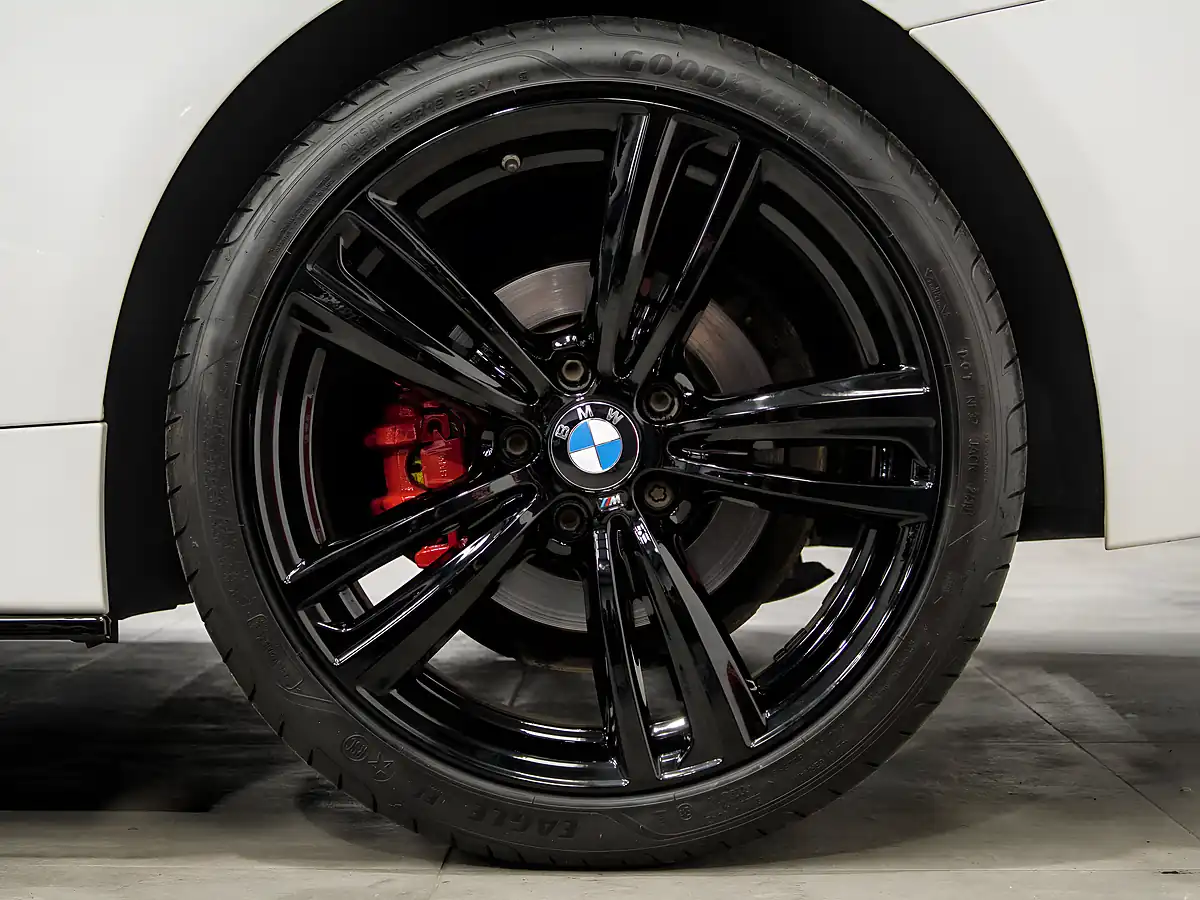 Used 2014 BMW 4 Series M Sport White - Interior and Exterior details 10
