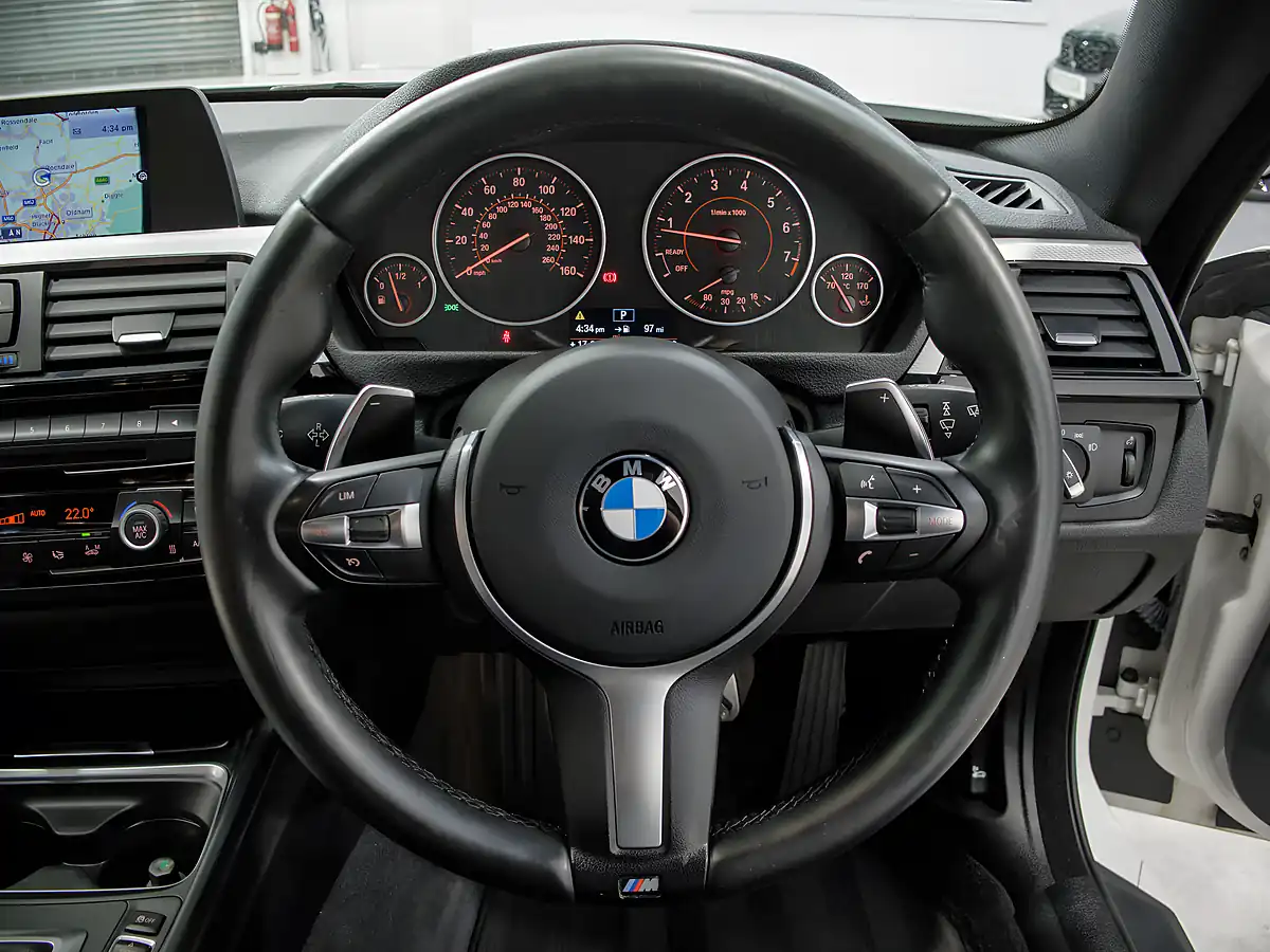 Used 2014 BMW 4 Series M Sport White - Interior and Exterior details 12