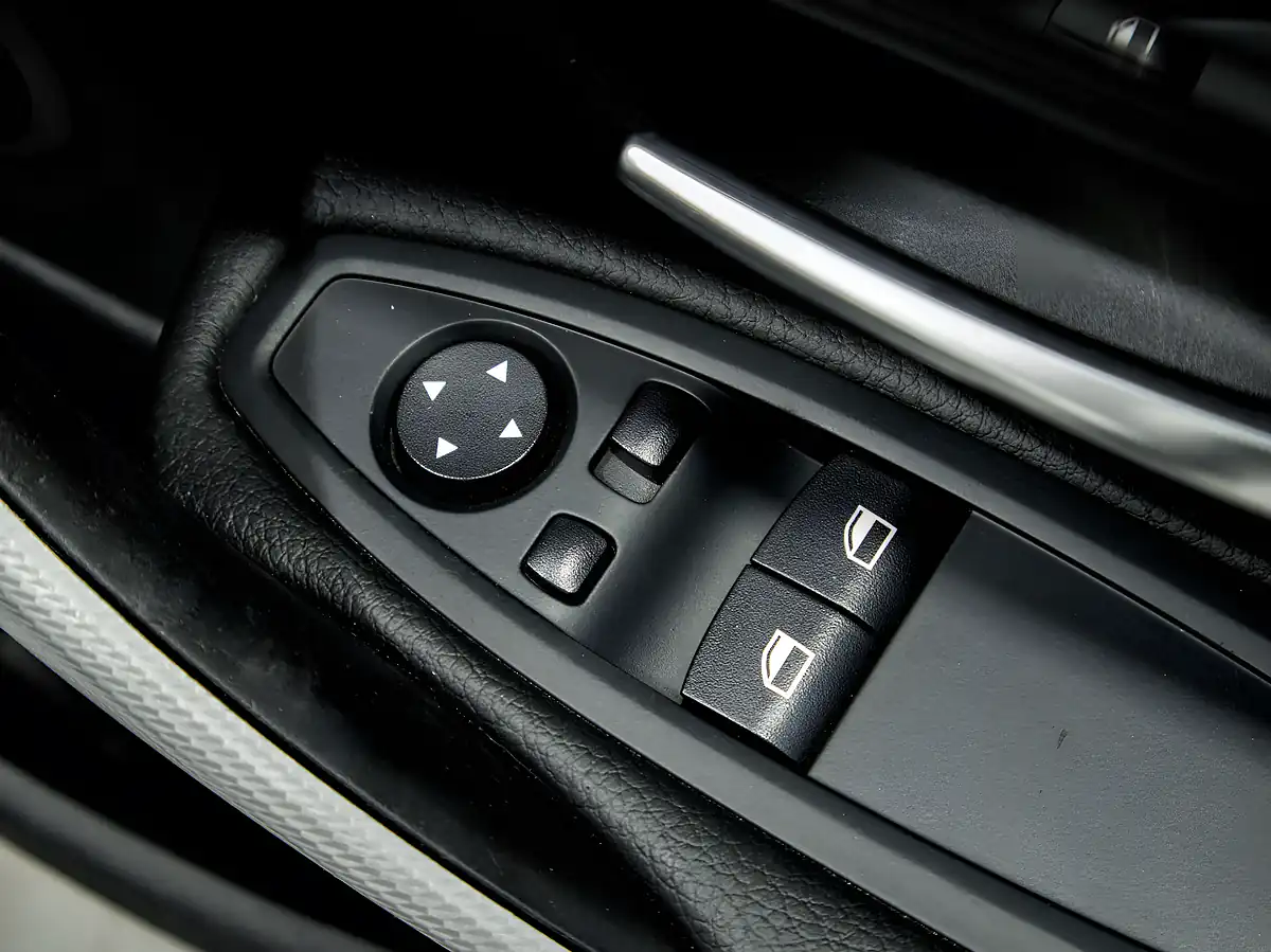 Used 2014 BMW 4 Series M Sport White - Interior and Exterior details 14