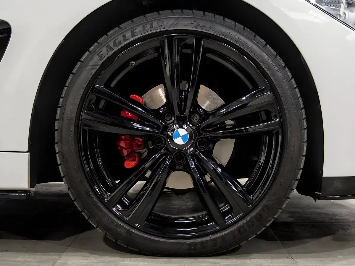 Used 2014 BMW 4 Series M Sport White - Interior and Exterior details 9