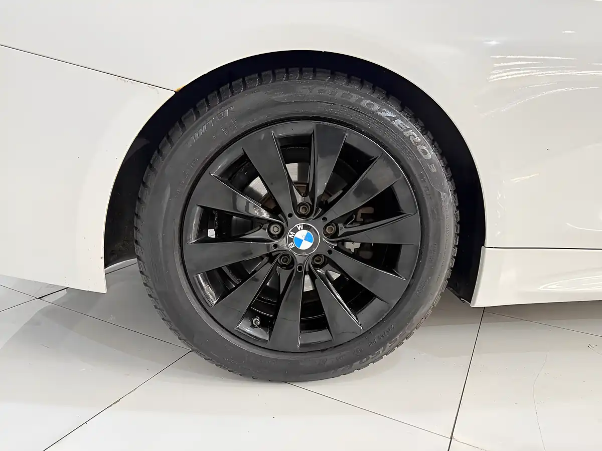 Used 2014 BMW 4 Series M Sport White - Interior and Exterior details 20