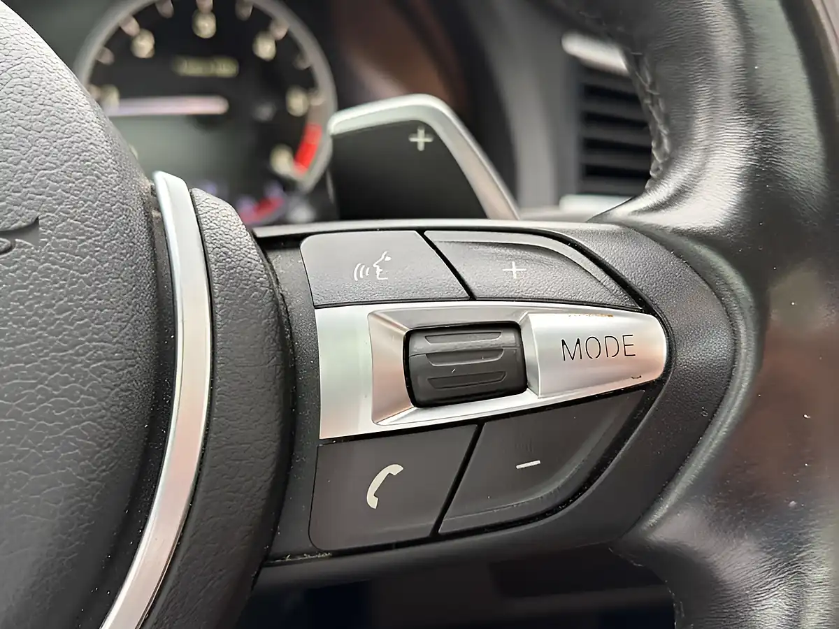 Used 2014 BMW 5 Series M Sport Alpine White - Interior and Exterior details 16