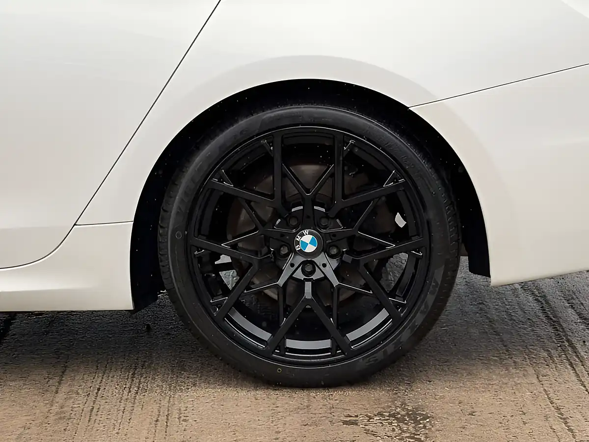 Used 2014 BMW 5 Series M Sport Alpine White - Interior and Exterior details 17