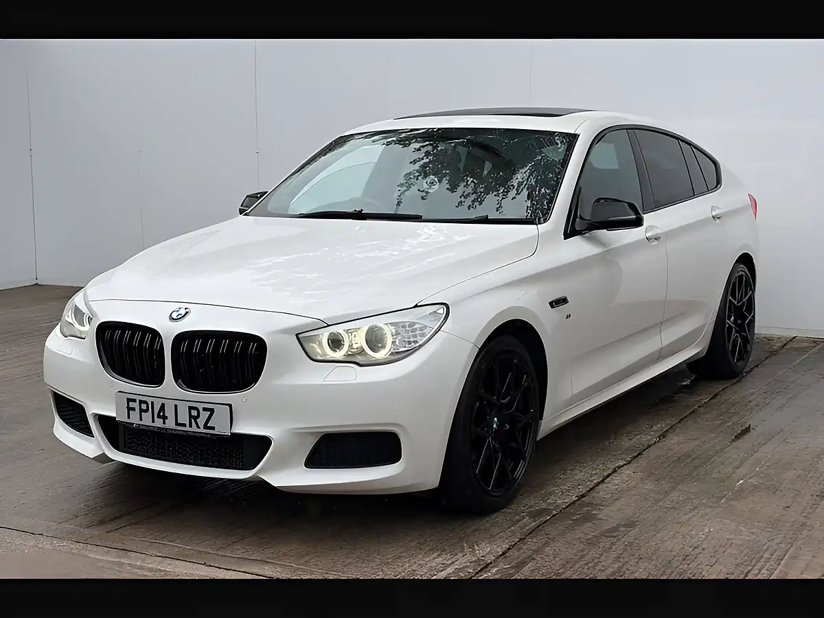 Used 2014 BMW 5 Series M Sport Alpine White - Interior and Exterior details 7