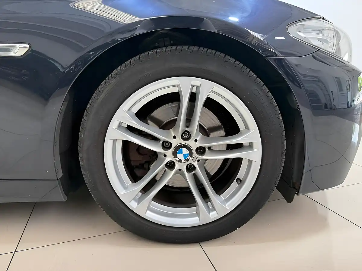 Used 2014 BMW 5 Series M Sport Black - Interior and Exterior details 13