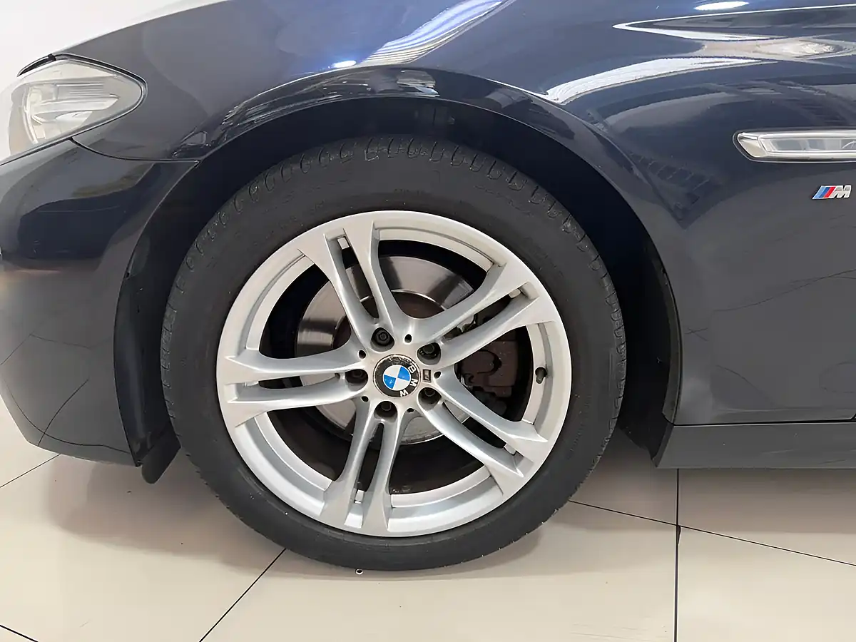 Used 2014 BMW 5 Series M Sport Black - Interior and Exterior details 5