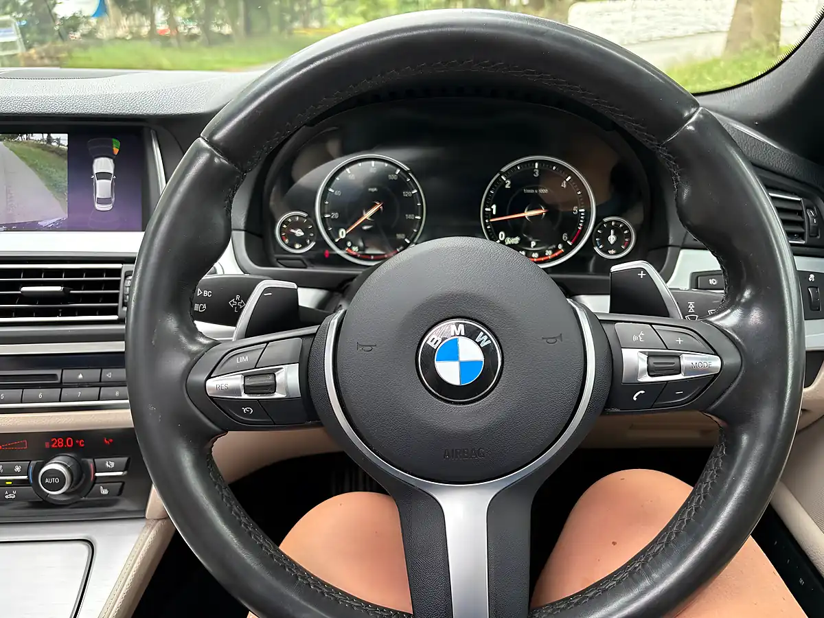 Used 2014 BMW 5 Series M Sport Black - Interior and Exterior details 17