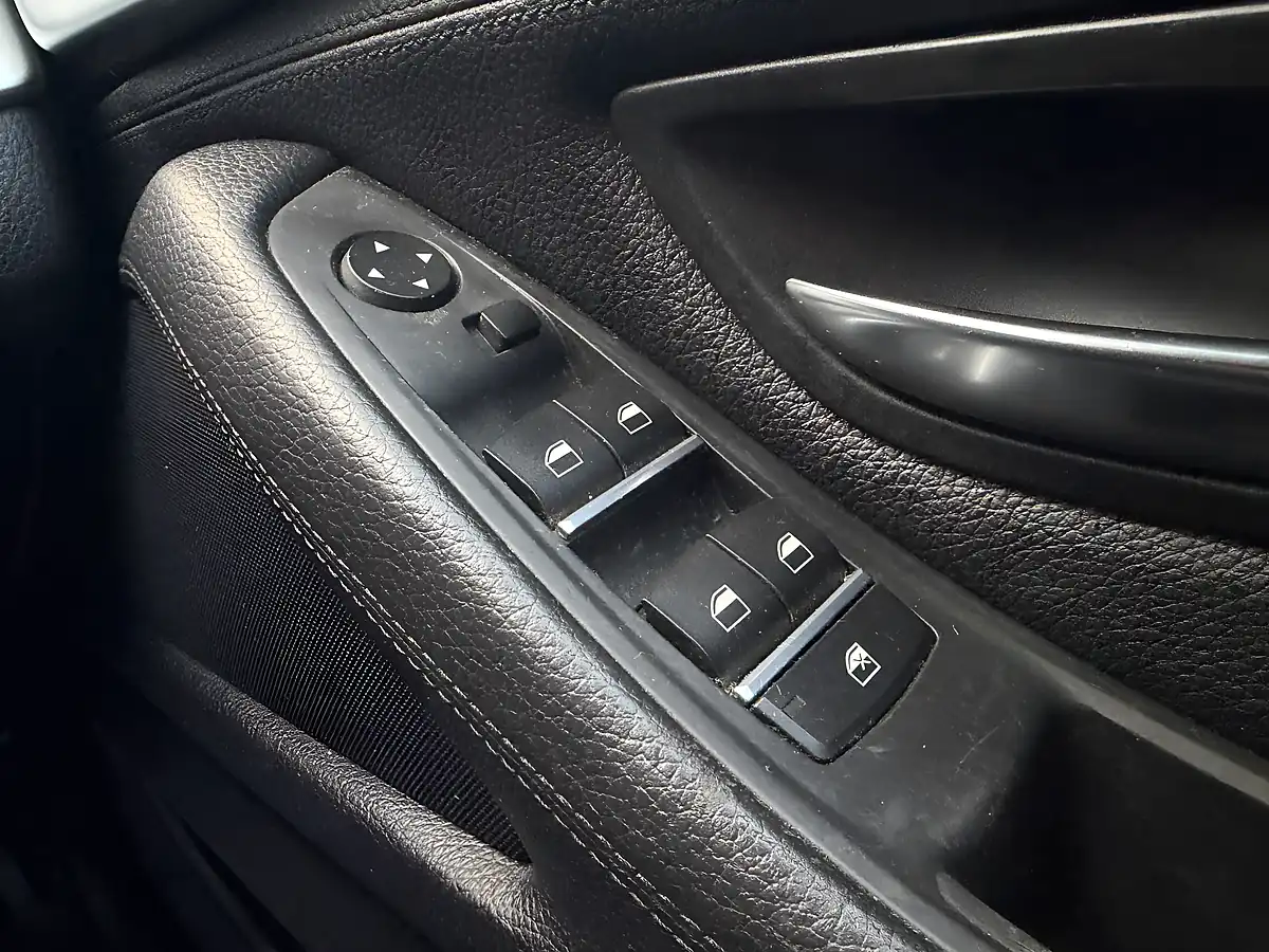 Used 2014 BMW 5 Series M Sport Blue - Interior and Exterior details 18