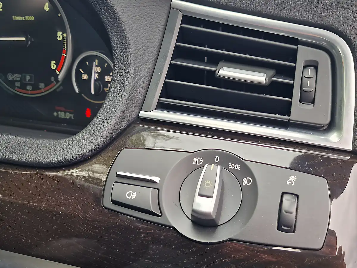 Used 2014 BMW 5 Series M Sport GT Silver - Interior and Exterior details 10