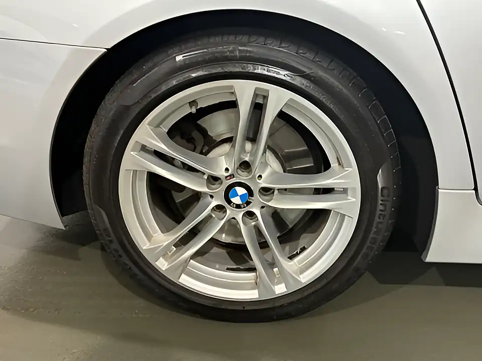 Used 2014 BMW 5 Series M Sport Silver - Interior and Exterior details 14