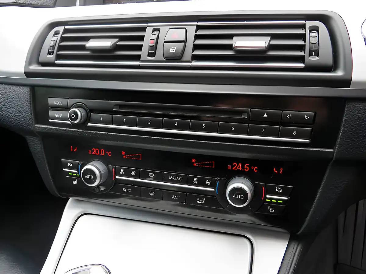 Used 2014 BMW 5 Series M Sport White - Interior and Exterior details 18