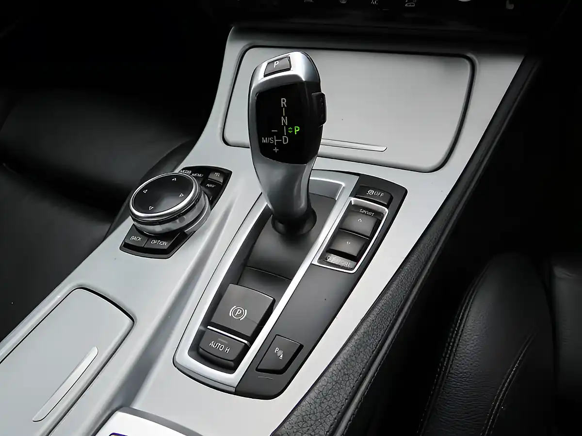 Used 2014 BMW 5 Series M Sport White - Interior and Exterior details 19
