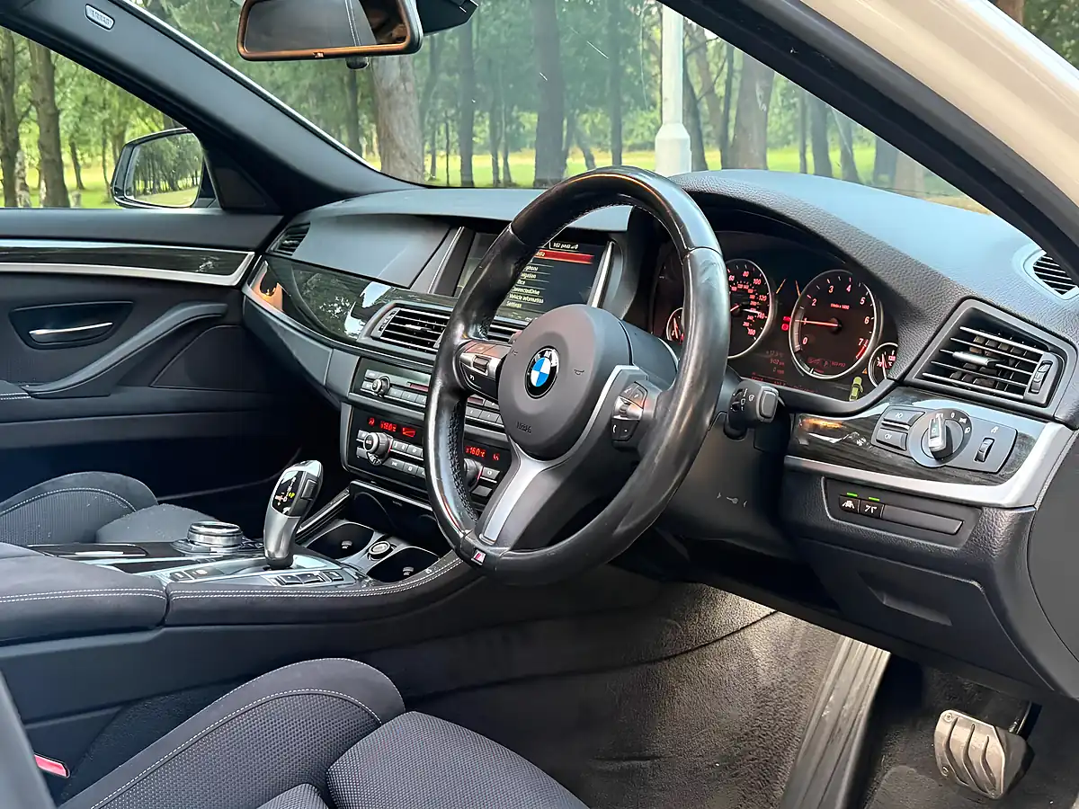 Used 2014 BMW 5 Series M Sport White - Interior and Exterior details 11
