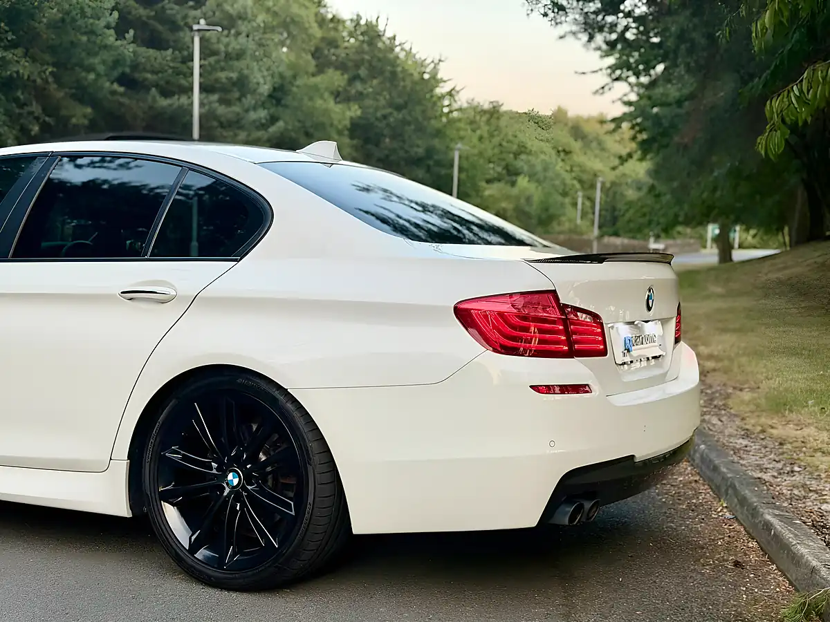 Used 2014 BMW 5 Series M Sport White - Interior and Exterior details 7