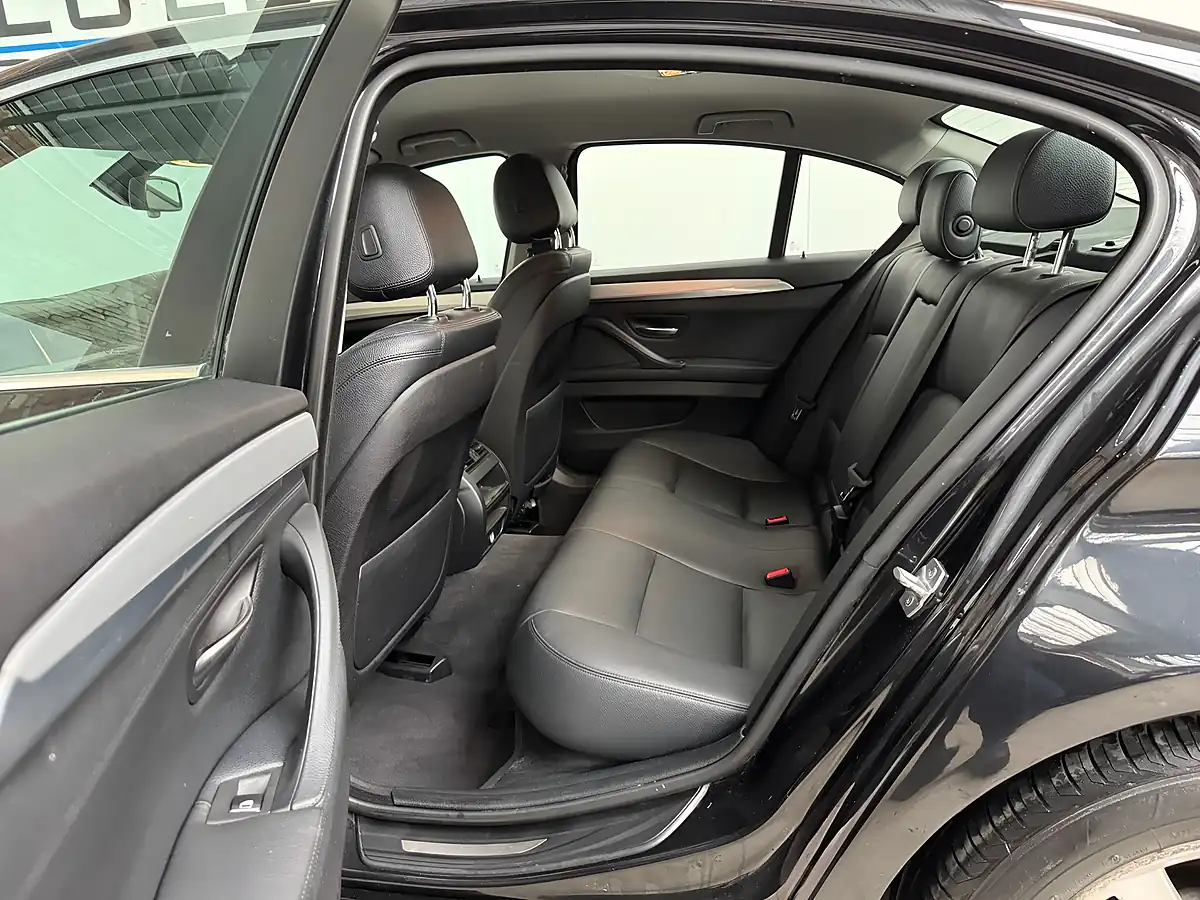 Used 2014 BMW 5 Series Se Black - Interior and Exterior details 10