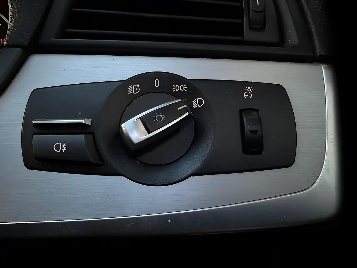 Used 2014 BMW 5 Series Se Black - Interior and Exterior details 19