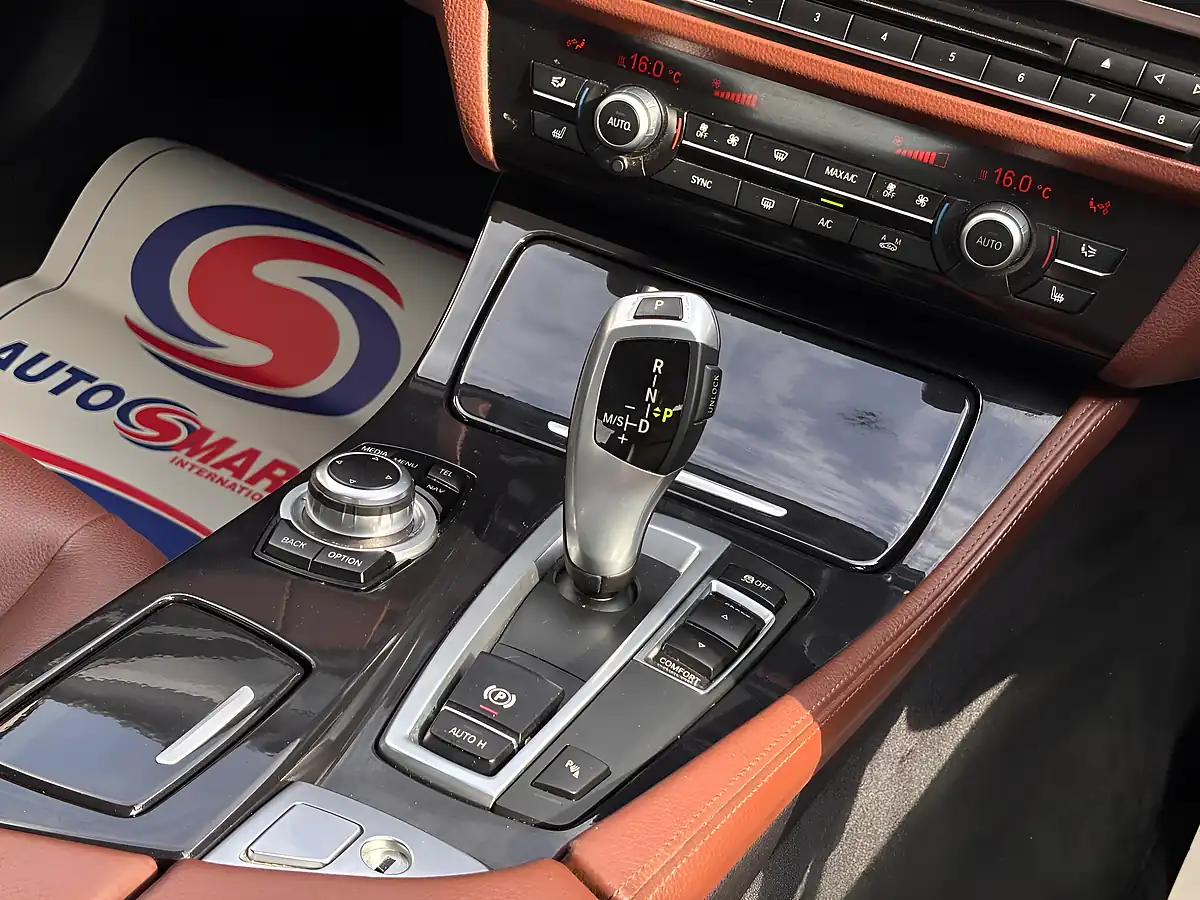 Used 2014 BMW 5 Series Se Blue - Interior and Exterior details 15
