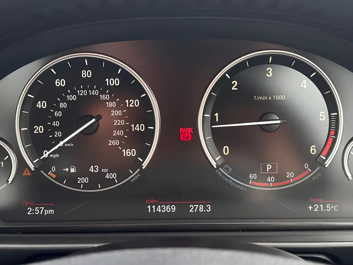 Used 2014 BMW 5 Series Se Blue - Interior and Exterior details 18