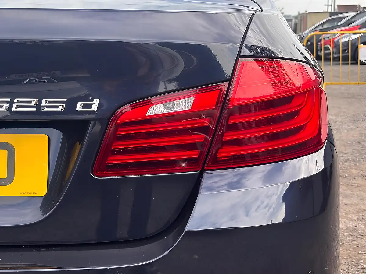 Used 2014 BMW 5 Series Se Blue - Interior and Exterior details 20