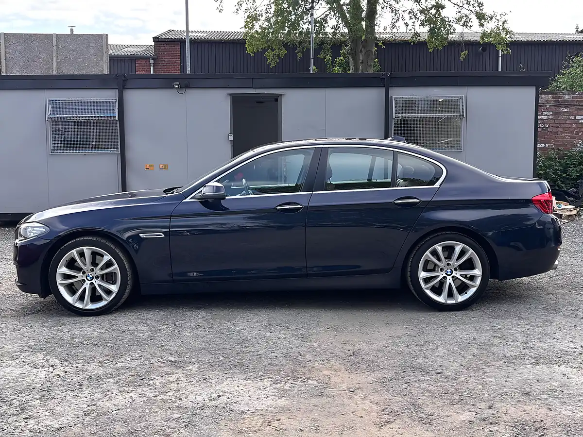 Used 2014 BMW 5 Series Se Blue - Interior and Exterior details 4
