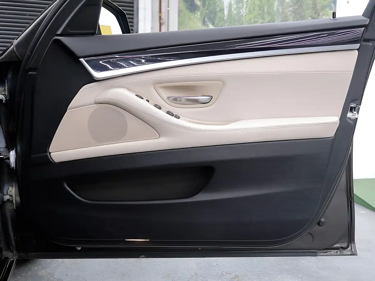 Used 2014 BMW 5 Series Se Brown - Interior and Exterior details 12