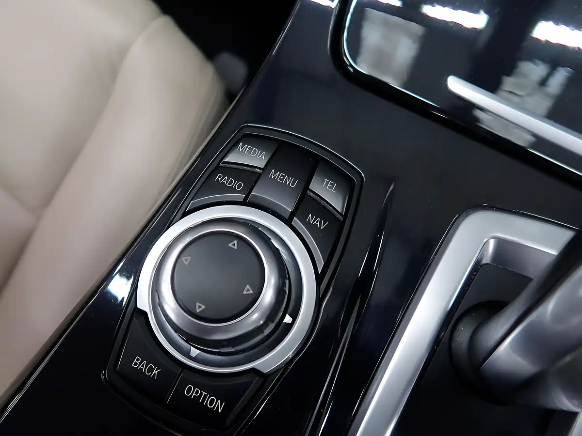 Used 2014 BMW 5 Series Se Brown - Interior and Exterior details 16