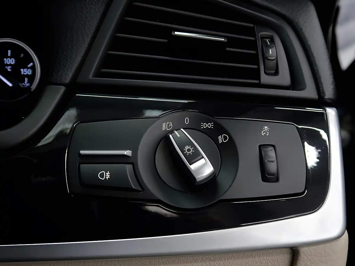 Used 2014 BMW 5 Series Se Brown - Interior and Exterior details 9