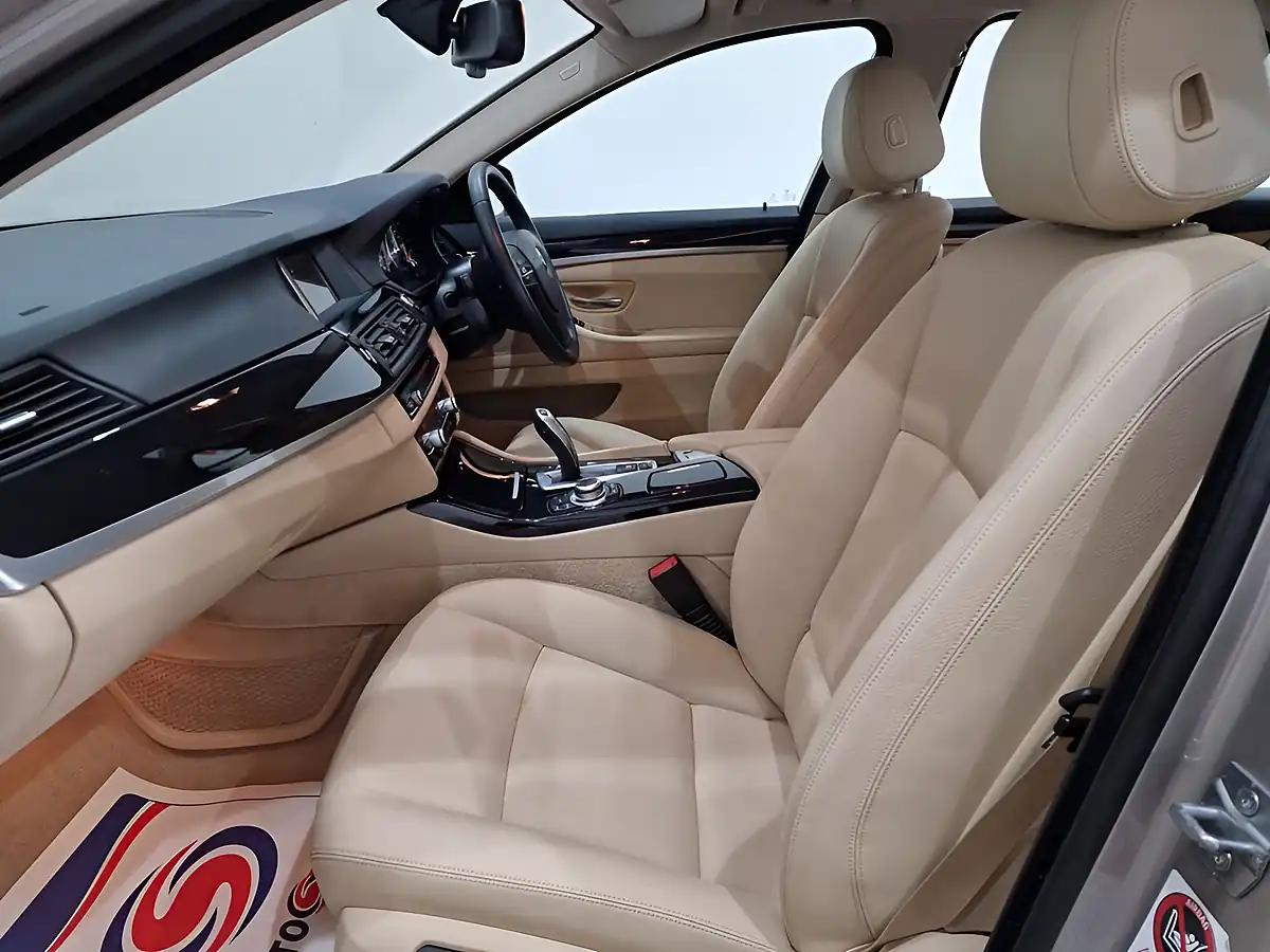 Used 2014 BMW 5 Series Se Cashmere Silver - Interior and Exterior details 17