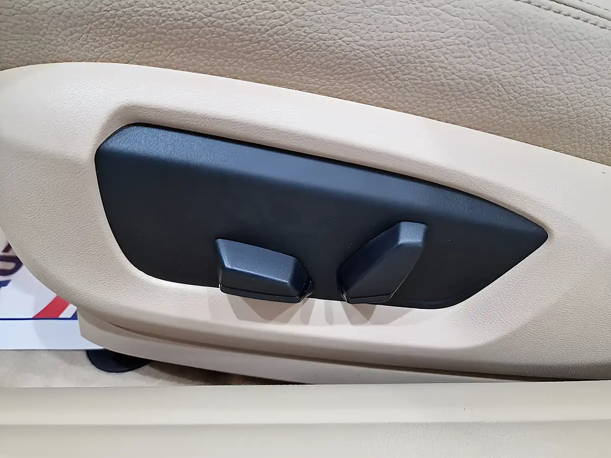 Used 2014 BMW 5 Series Se Cashmere Silver - Interior and Exterior details 18