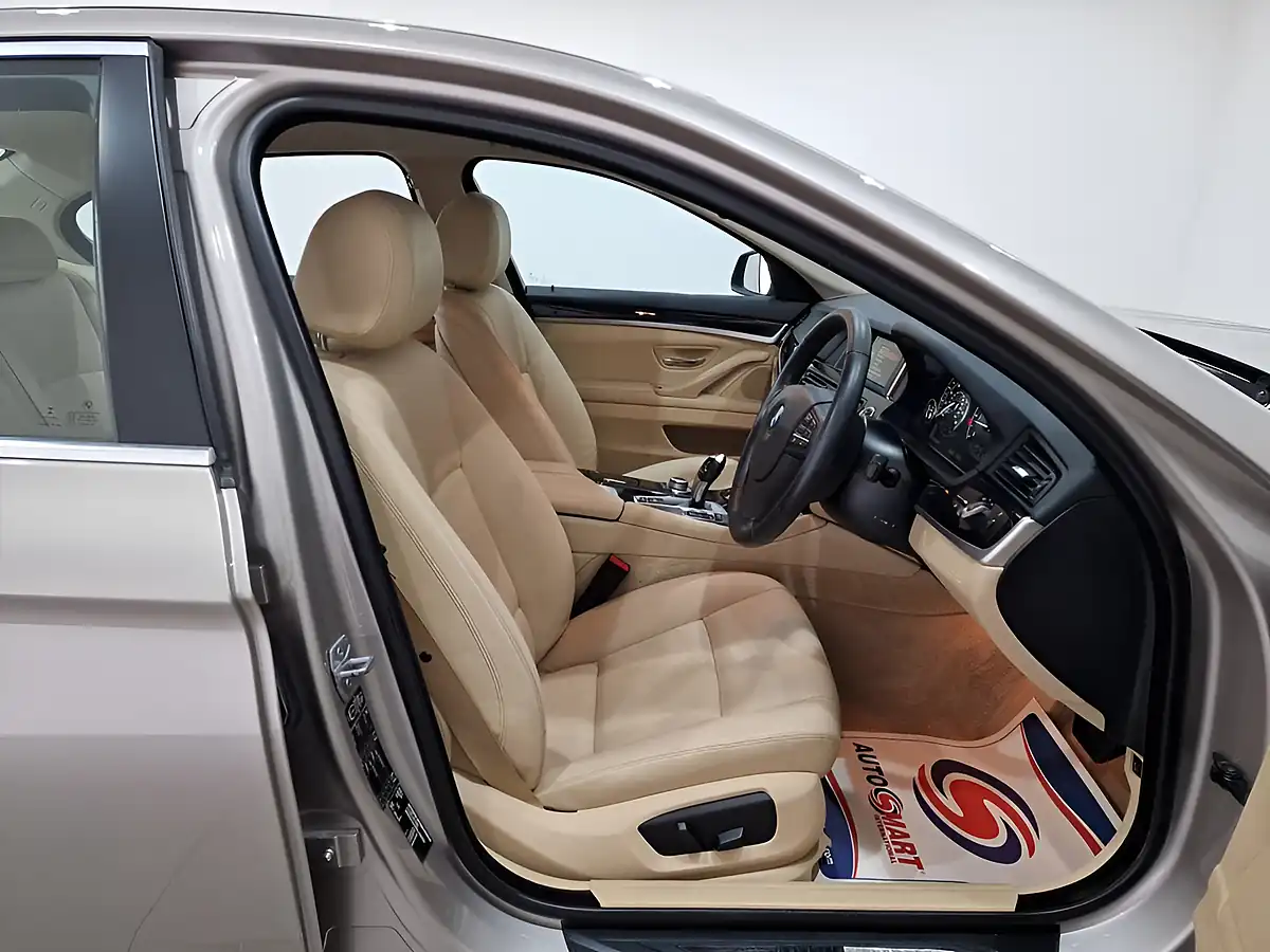 Used 2014 BMW 5 Series Se Cashmere Silver - Interior and Exterior details 9
