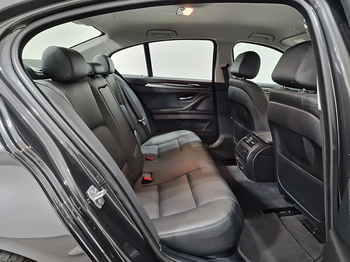 Used 2014 BMW 5 Series Se Grey - Interior and Exterior details 12