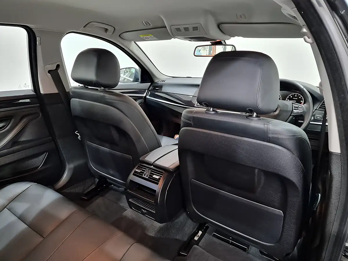 Used 2014 BMW 5 Series Se Grey - Interior and Exterior details 15
