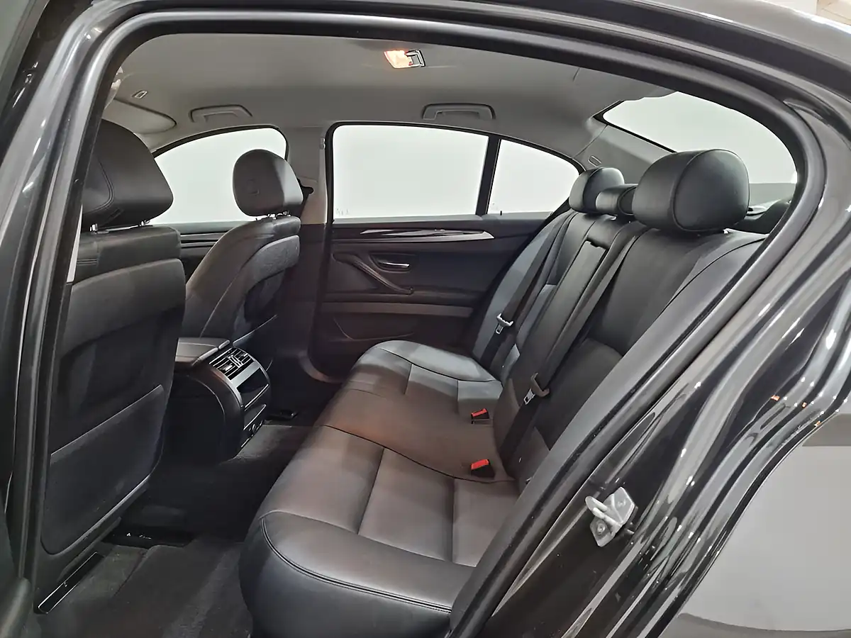 Used 2014 BMW 5 Series Se Grey - Interior and Exterior details 19