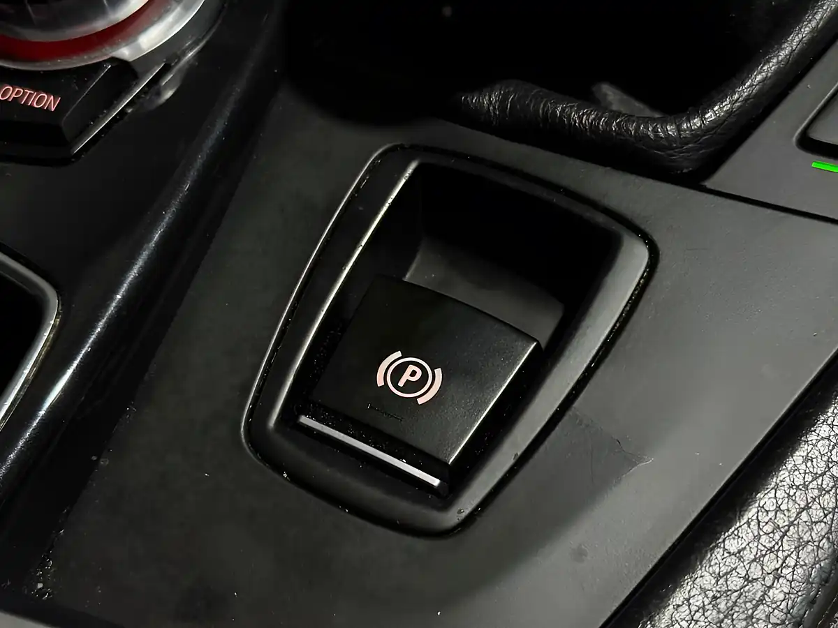 Used 2014 BMW 5 Series Se White - Interior and Exterior details 15