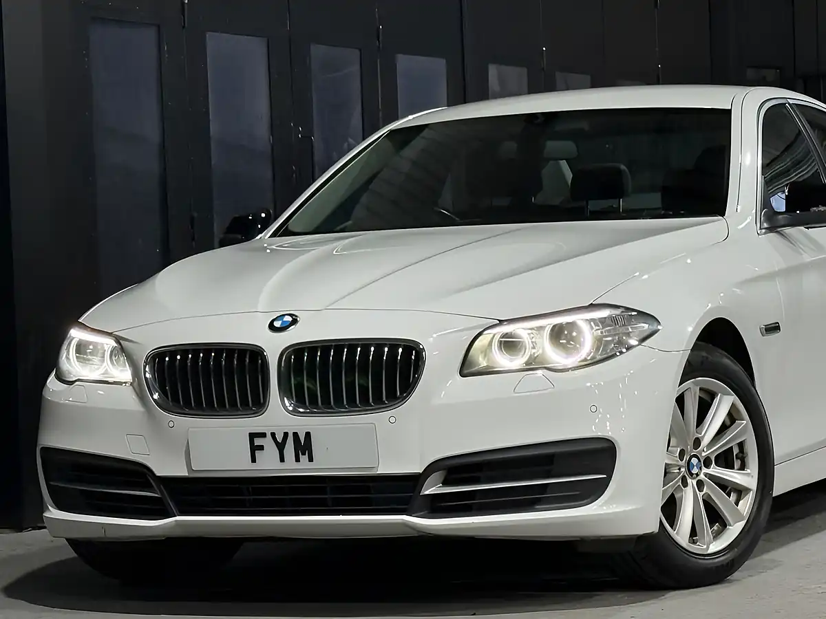Used 2014 BMW 5 Series Se White - Interior and Exterior details 17