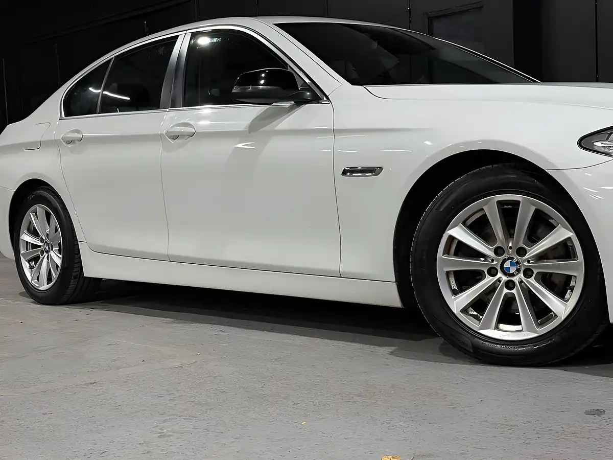 Used 2014 BMW 5 Series Se White - Interior and Exterior details 20
