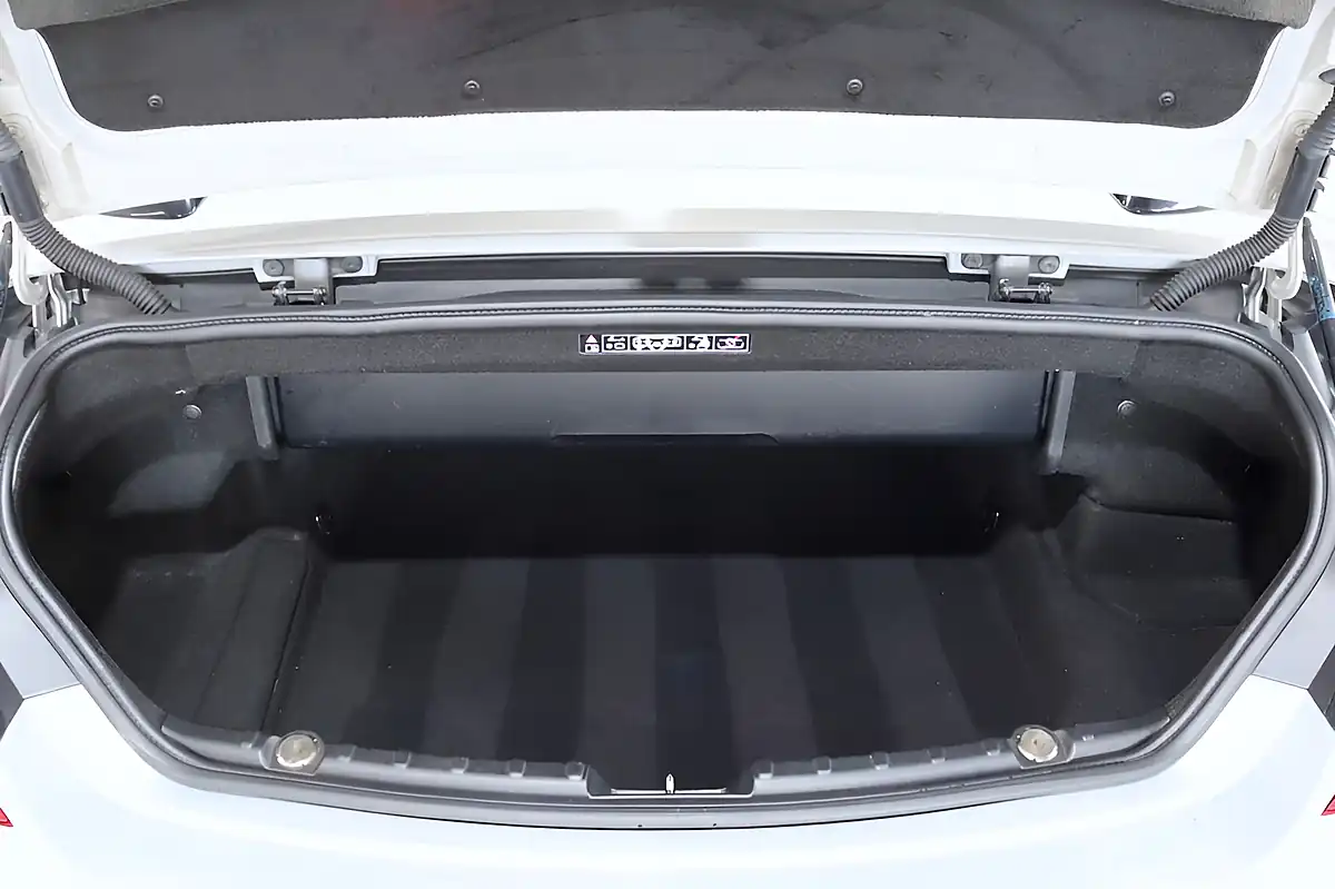 Used 2014 BMW 6 Series M Sport Silver - Interior and Exterior details 15
