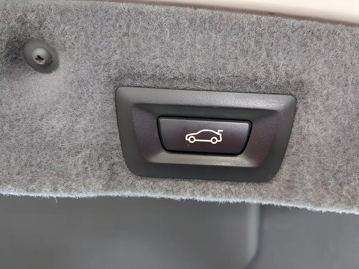 Used 2014 BMW 7 Series Se Alpine White - Interior and Exterior details 11