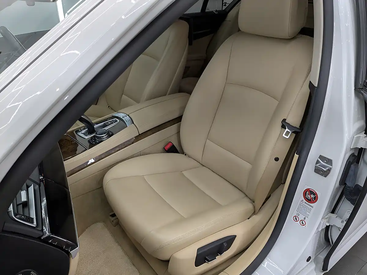 Used 2014 BMW 7 Series Se Alpine White - Interior and Exterior details 20