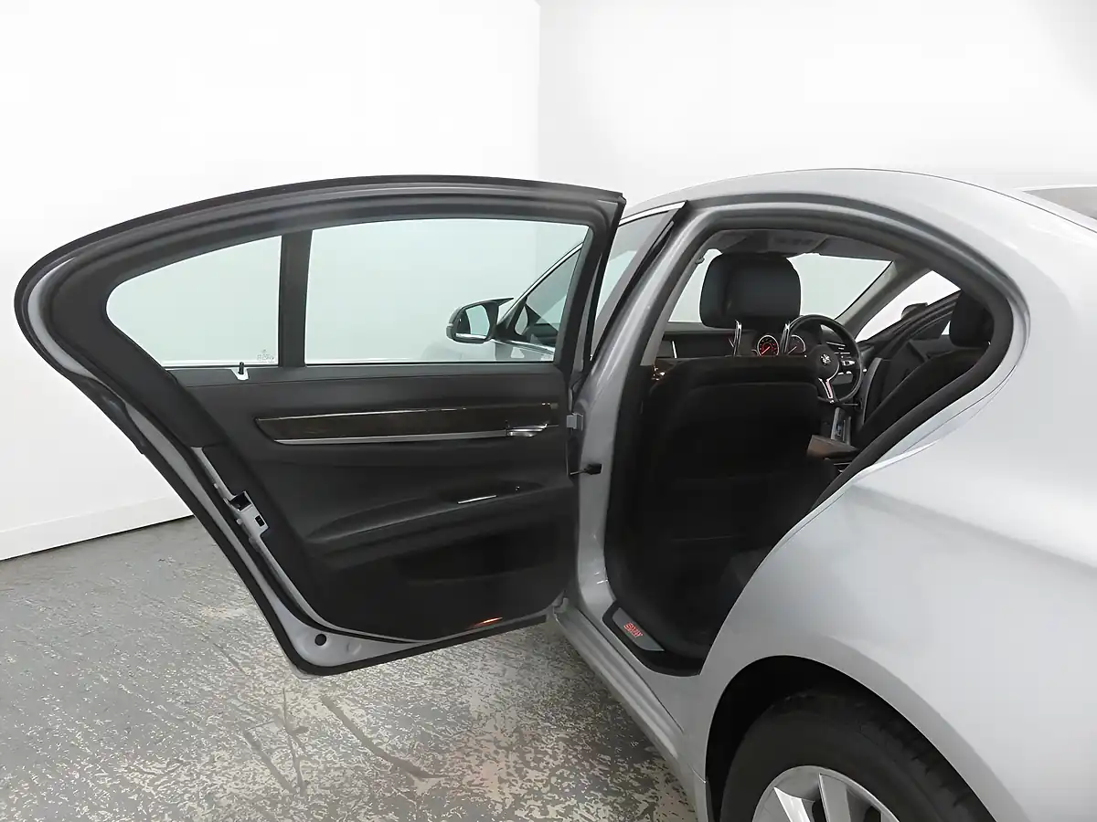 Used 2014 BMW 7 Series Se Silver - Interior and Exterior details 12