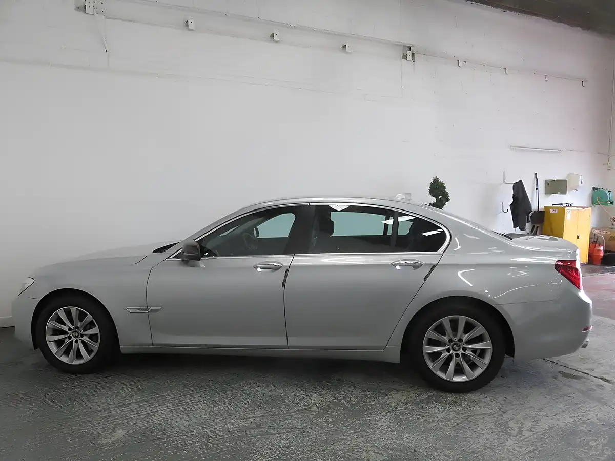 Used 2014 BMW 7 Series Se Silver - Interior and Exterior details 7