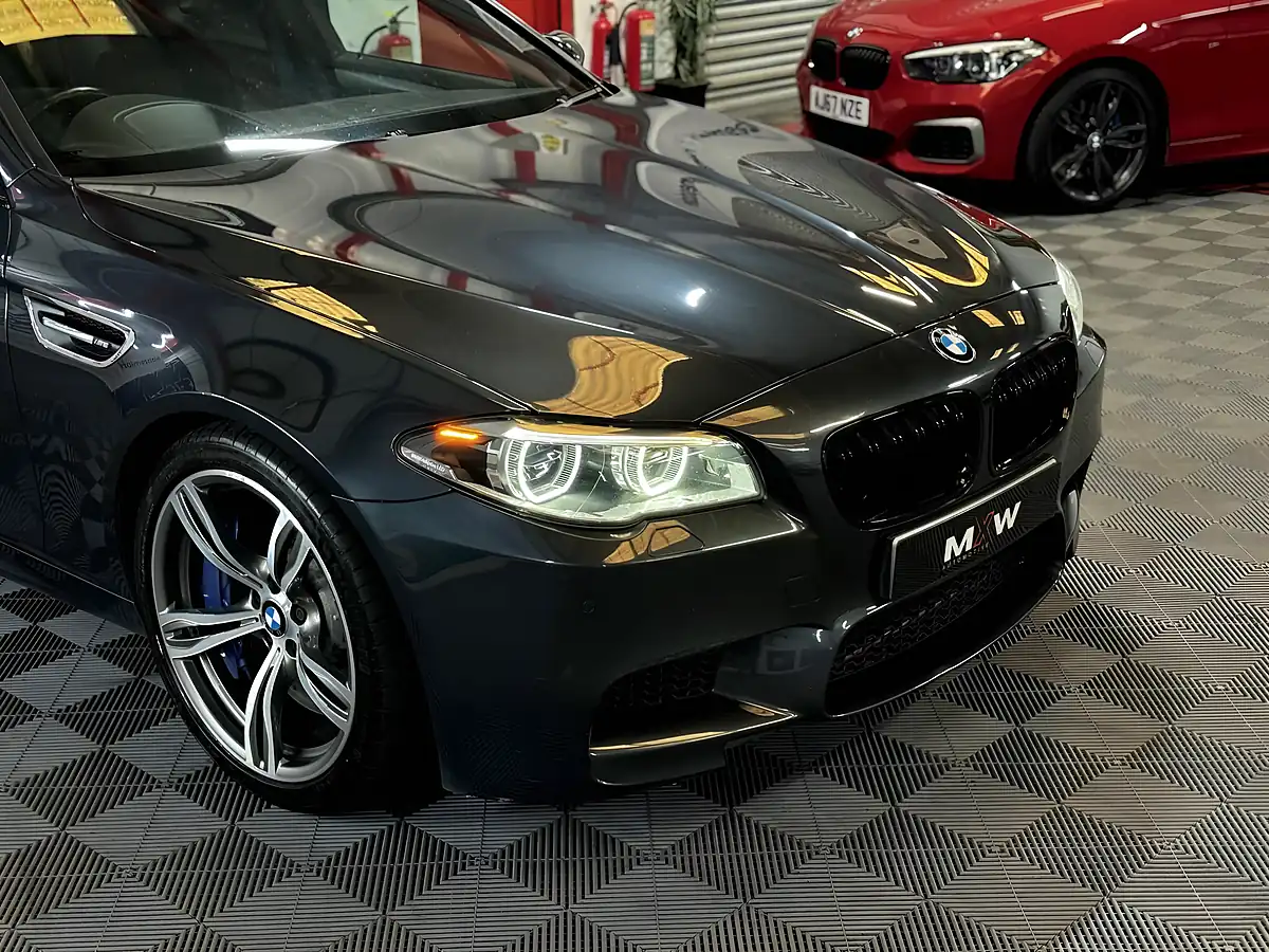 Used 2014 BMW M5 Saloon Grey - Interior and Exterior details 10