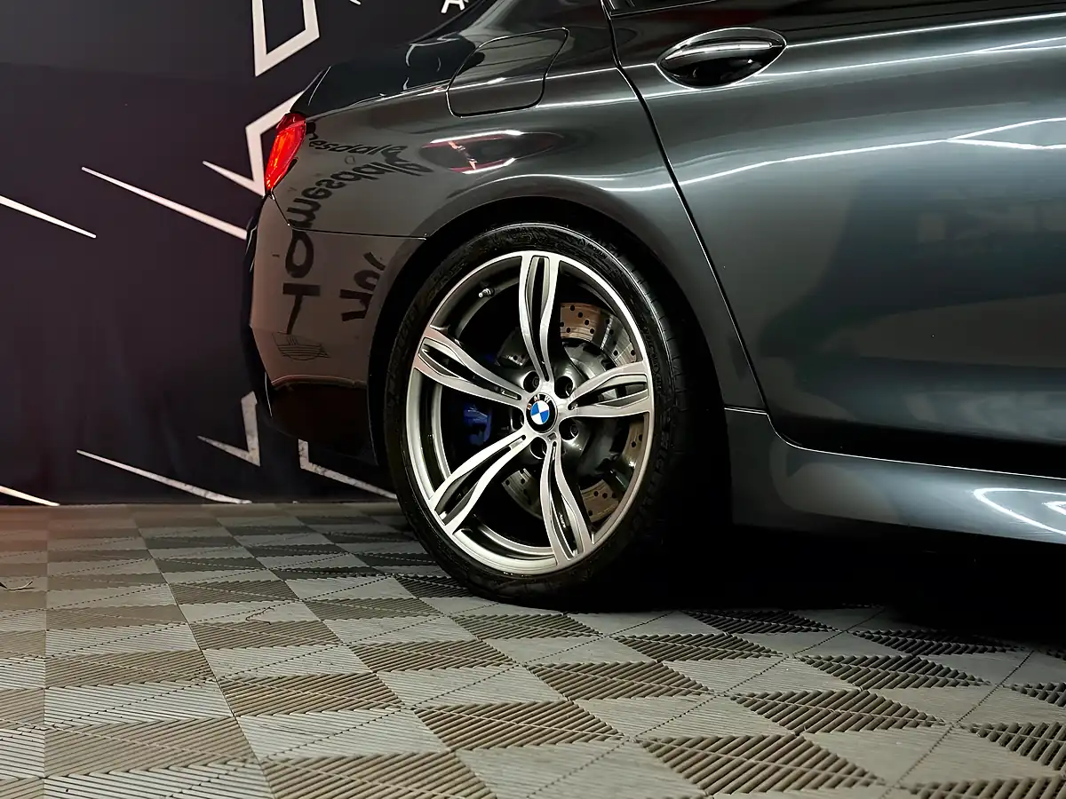 Used 2014 BMW M5 Saloon Grey - Interior and Exterior details 12