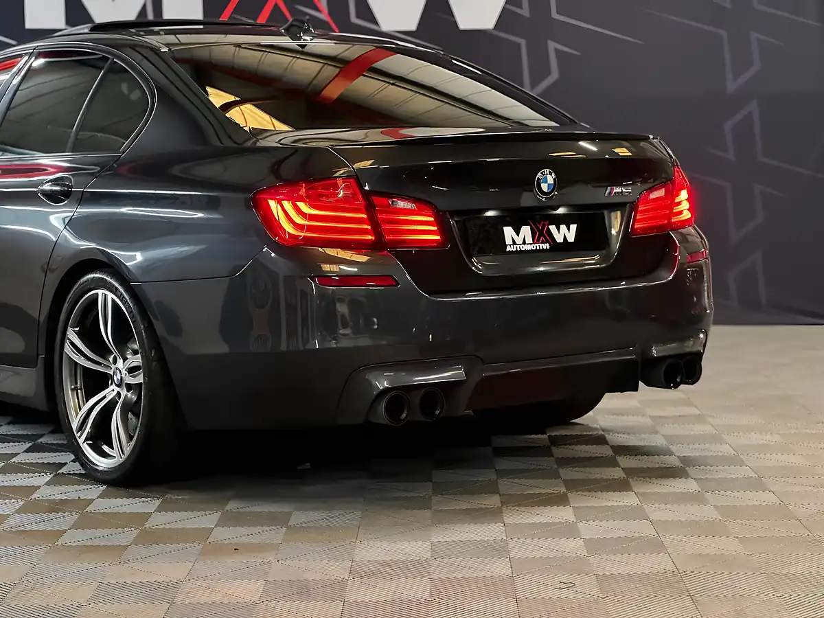 Used 2014 BMW M5 Saloon Grey - Interior and Exterior details 15