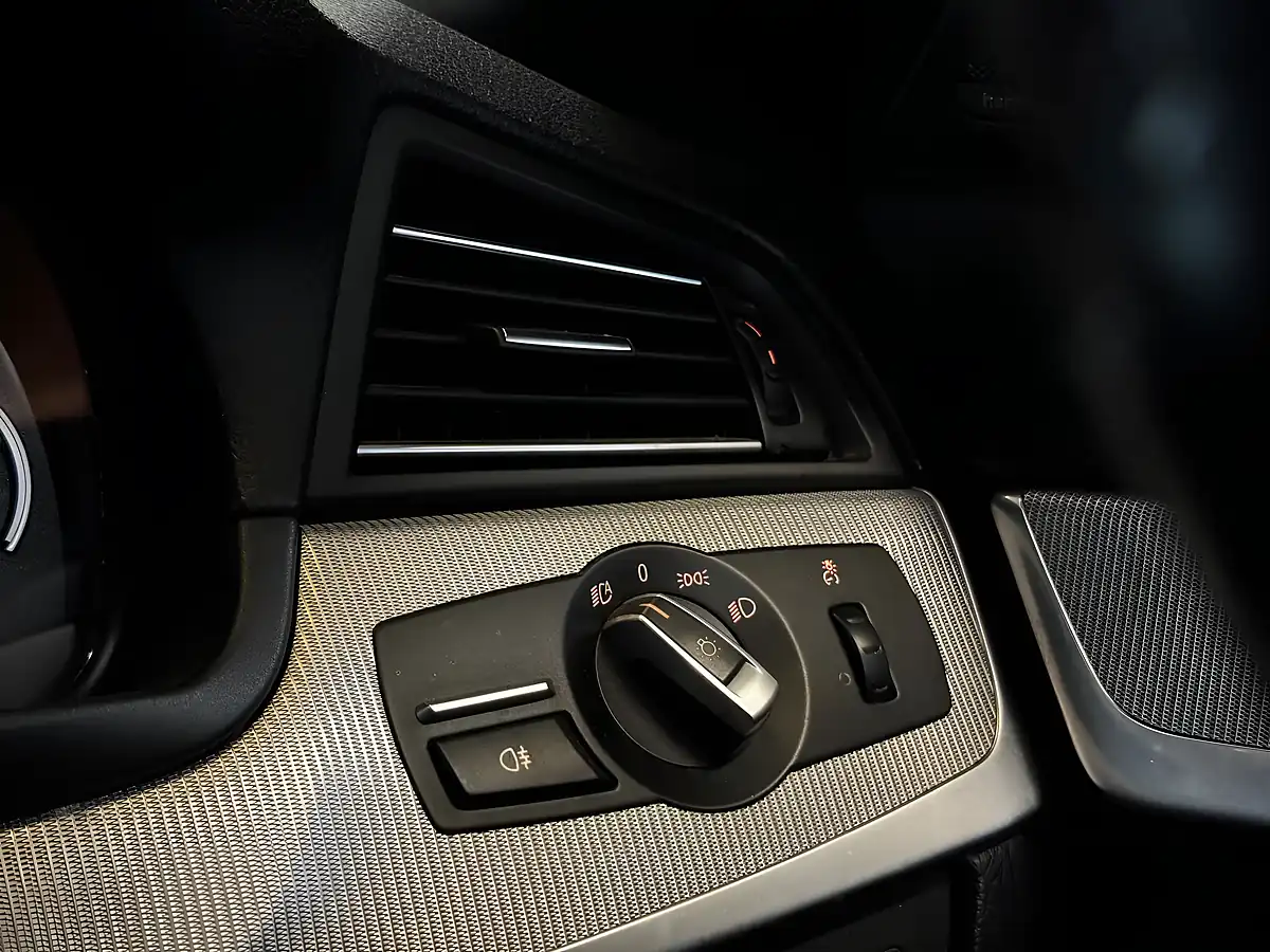 Used 2014 BMW M5 Saloon Grey - Interior and Exterior details 17