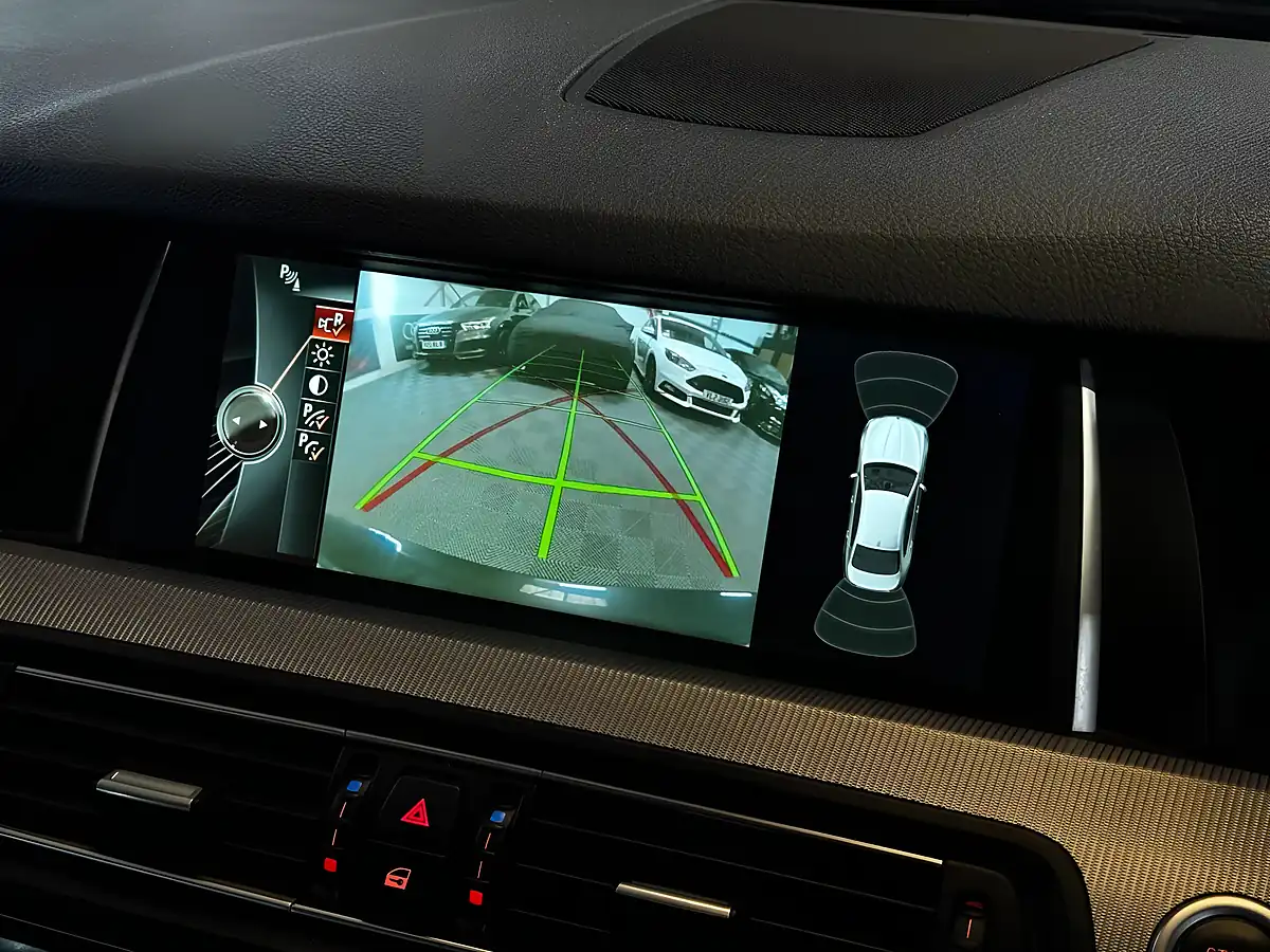 Used 2014 BMW M5 Saloon Grey - Interior and Exterior details 18